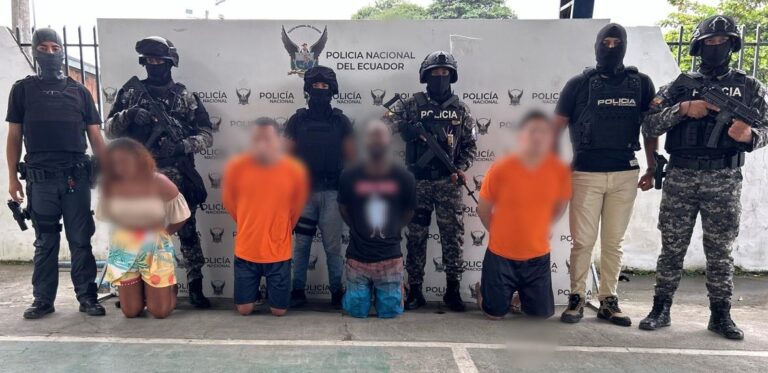 Policía aprehendió a cuatro integrantes del GDOT “Los Tiguerones” por el delito de extorsión en Esmeraldas
