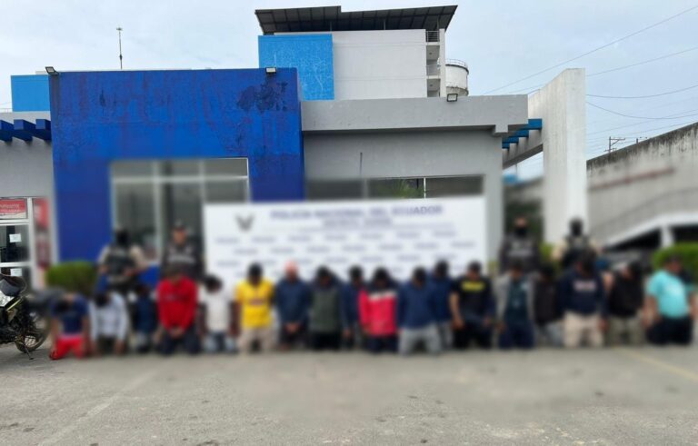 Policía aprehendió a dieciocho ciudadanos por los delitos de tenencia de armas de fuego y receptación en Guayaquil