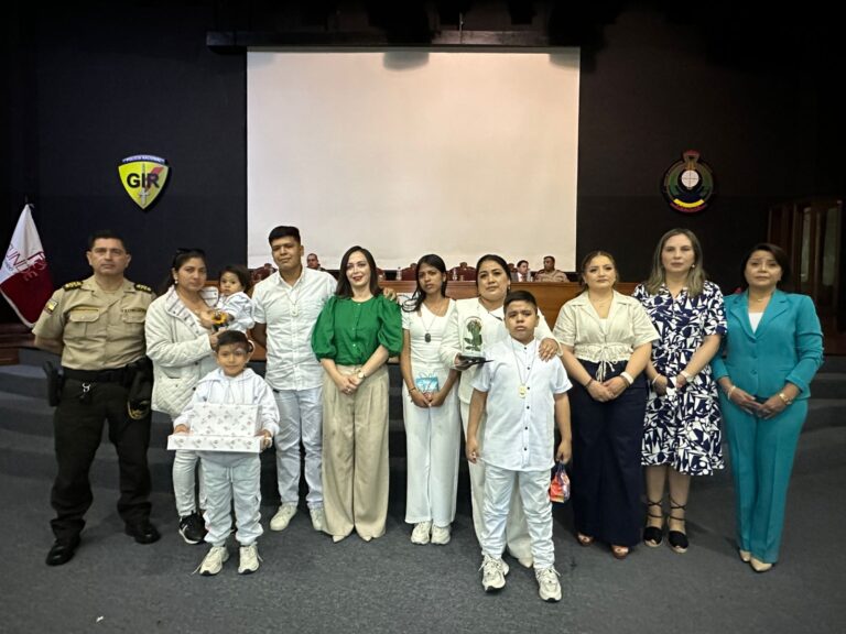 La Policía Nacional rinde homenaje a héroes caídos y apoya a sus familias