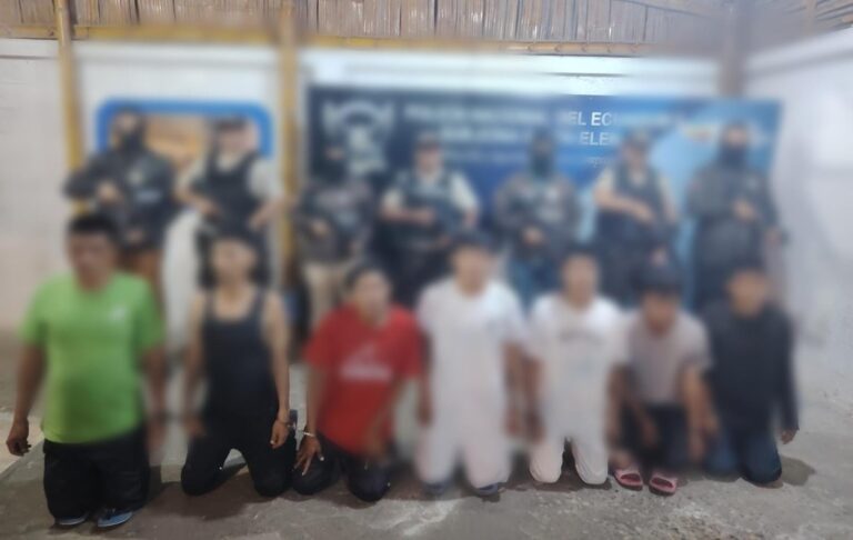 Policía aprehendió a siete integrantes del GAO “Los Choneros”, por el delito de tráfico de sustancias catalogadas sujetas a fiscalización en Santa Elena