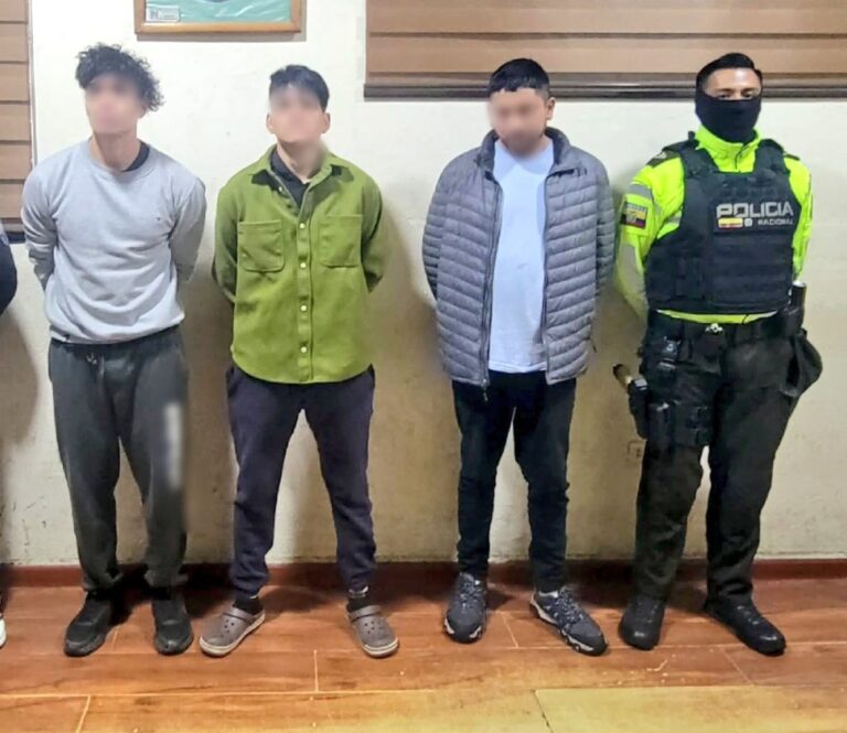 Rápida acción policial neutralizó la amenaza en universidad de Azogues