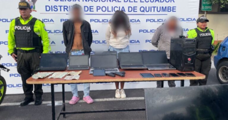 APREHENSIÓN EN FLAGRANCIA POR PRESUNTO DELITO DE ROBO A LOCAL COMERCIAL