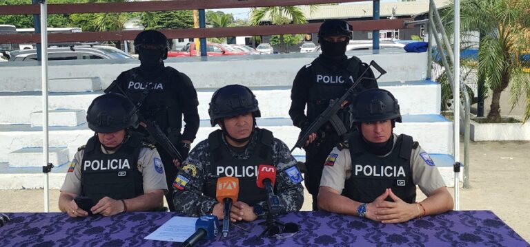 Policía Nacional realiza exitoso operativo en el cantón 24 Mayo y captura a tres sujetos armados