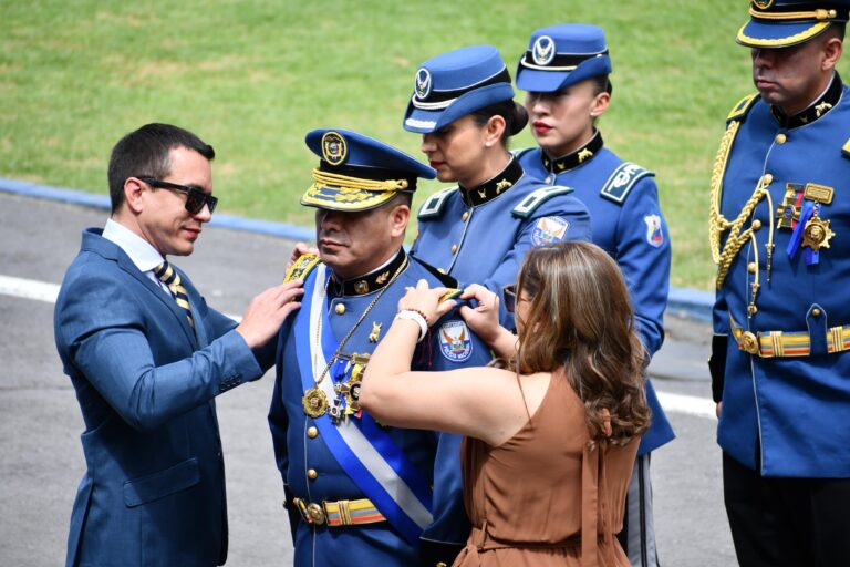 Policía Nacional del Ecuador Renueva su Mando Institucional en una Ceremonia