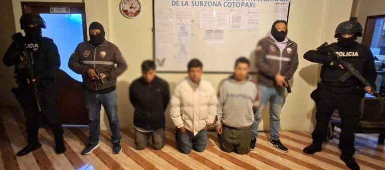 Policía aprehendió a tres ciudadanos por expendio de sustancias catalogadas sujetas a fiscalización en Cotopaxi