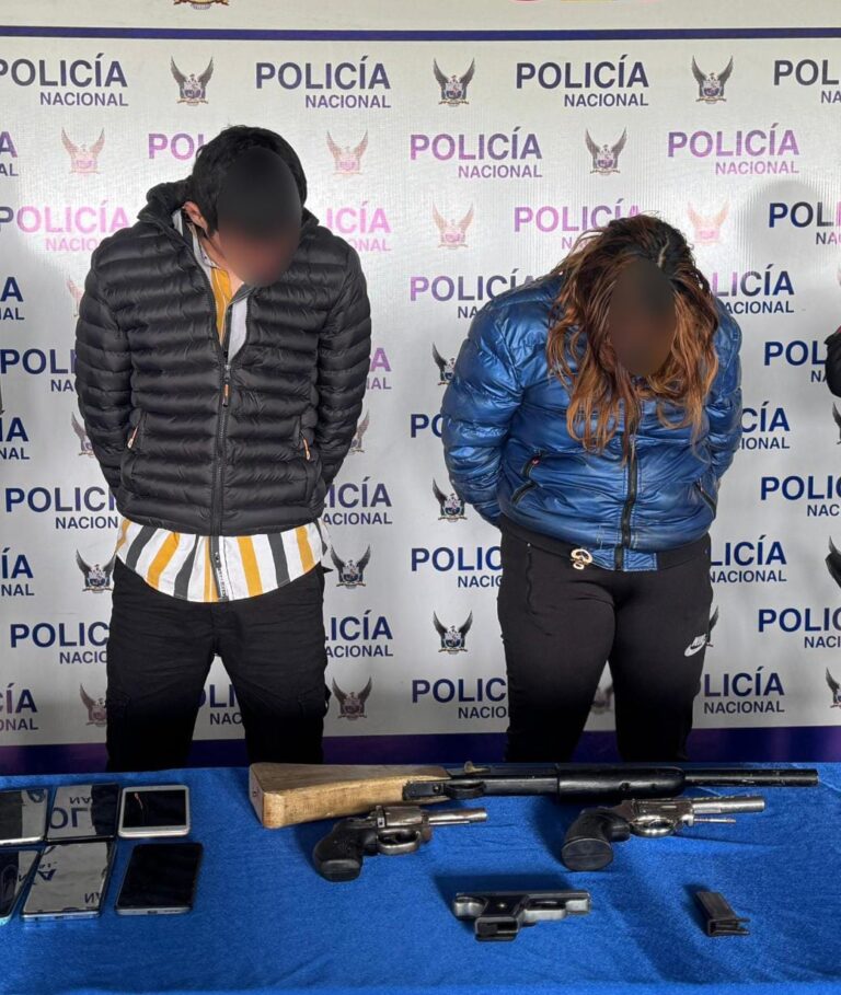 Dos presuntos integrantes del GAO «Los Lobos» fueron capturados por presunto tráfico ilícito de armas en Ambato