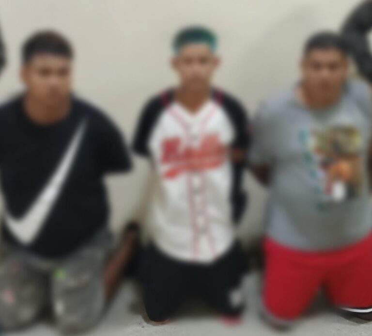 Tres integrantes del GAO “Los Choneros” fueron capturados por tenencia de armas y droga, en Manabí