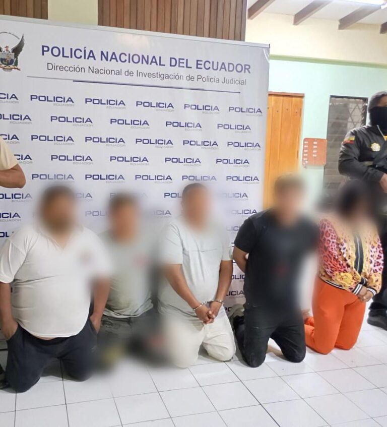 Golpe al crimen organizado: cinco aprehendidos por el robo de vehículos en Santa Elena