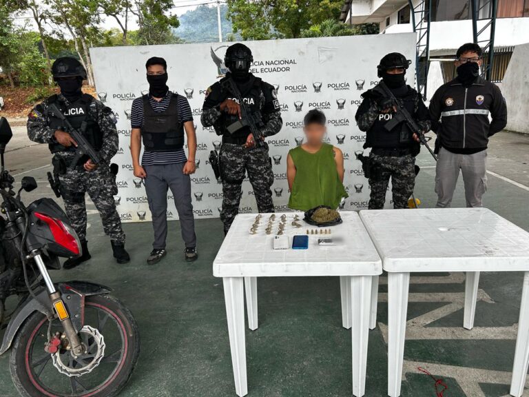 La Policía Nacional aprehendió a un sujeto en flagrancia en Esmeraldas