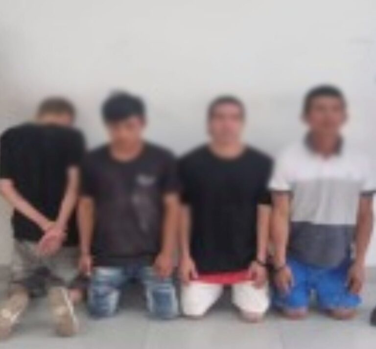 Policía Nacional capturó a cuatro integrantes del GAO “Los Choneros” por tenencia ilícita de armas y tráfico de droga en Manabí