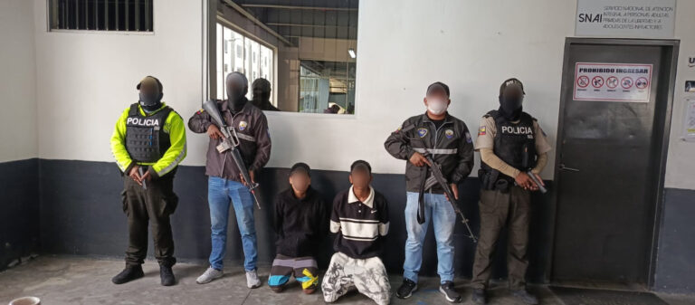 Dos ciudadanos aprehendidos por presunto delito de tráfico de drogas en Ambato