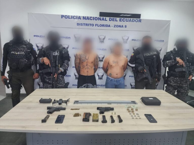 Dos sujetos aprehendidos por porte y tenencia ilegal de arma de fuego en Guayaquil