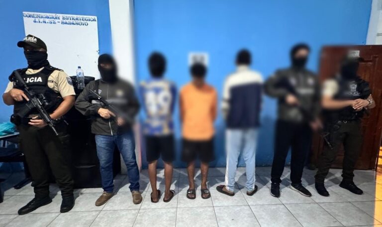 Tres ciudadanos capturados por el delito de tráfico de droga en Los Ríos