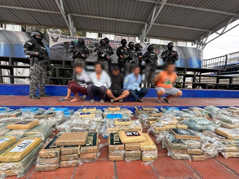Policía decomisa alrededor de 3 toneladas de drogas en Guayaquil
