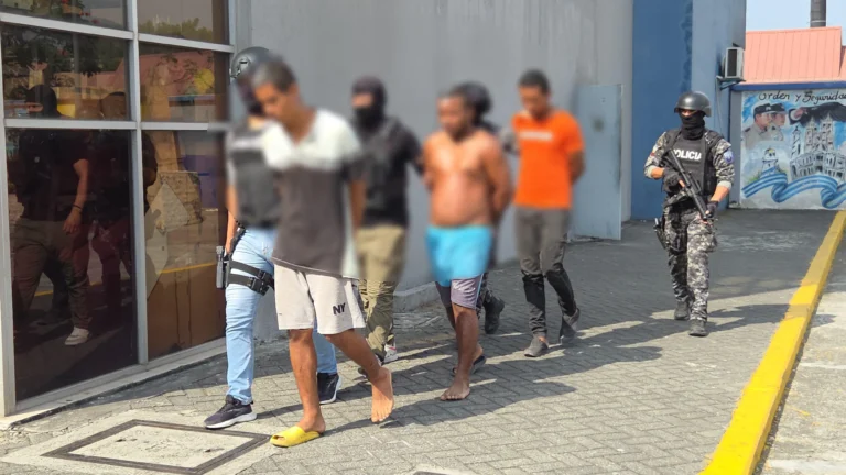 Comando de la Zona 8 logra reducción del 48% en homicidios y fortalece la seguridad durante el feriado por Fundación de Guayaquil