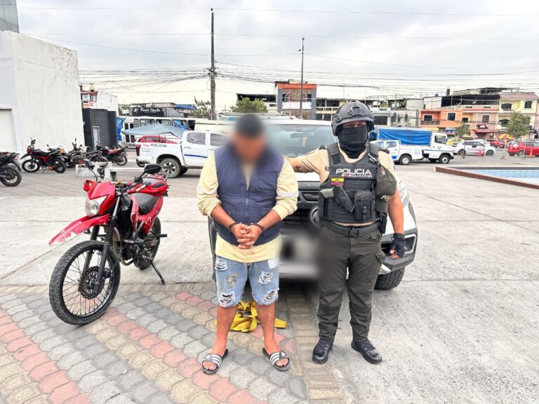Un presunto implicado en un secuestro y una camioneta recuperada en operativo en Guayaquil