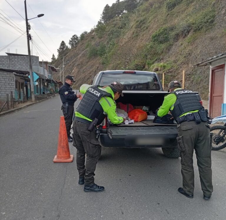 La Policía Nacional intensifica controles en vías y terminales