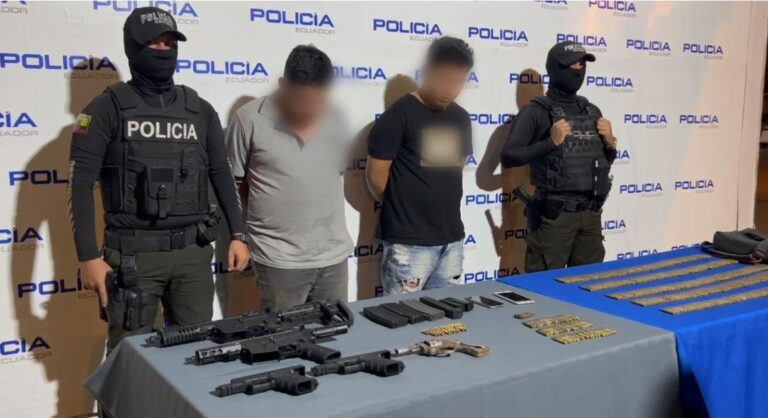 Dos capturados con armas, municiones y explosivos en El Oro