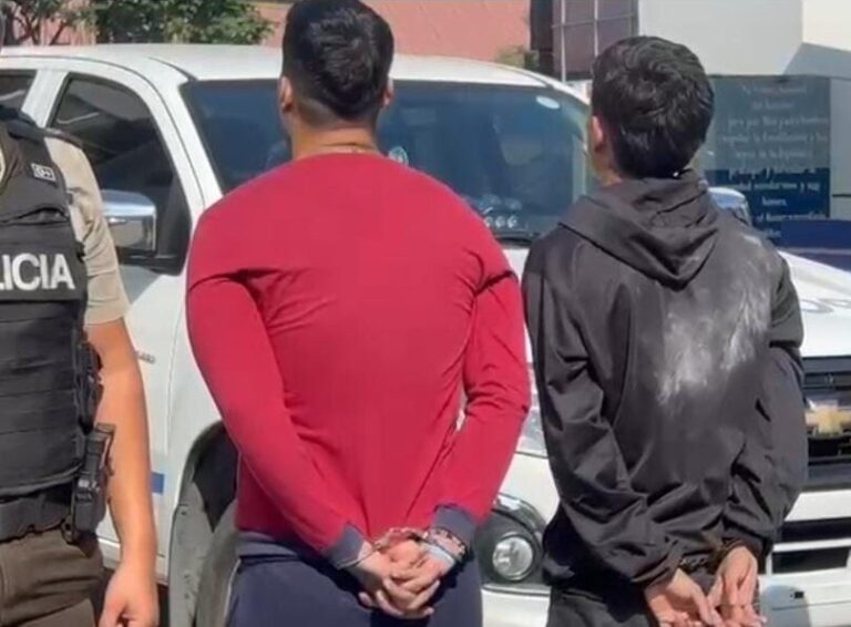 Policía Nacional aprehende a dos presuntos extorsionadores en Guayaquil