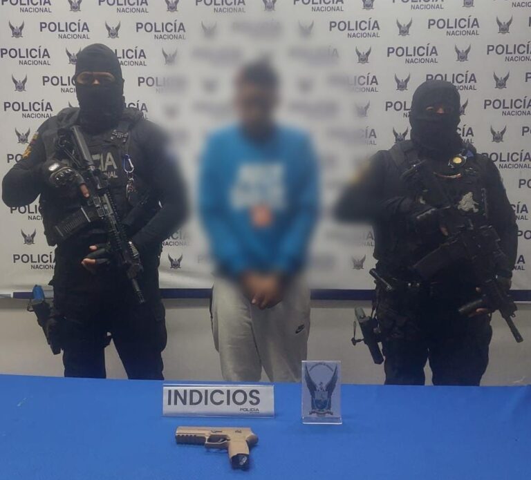 Policía Nacional aprehendió a un ciudadano por el delito de porte ilegal de arma de fuego en Guayaquil