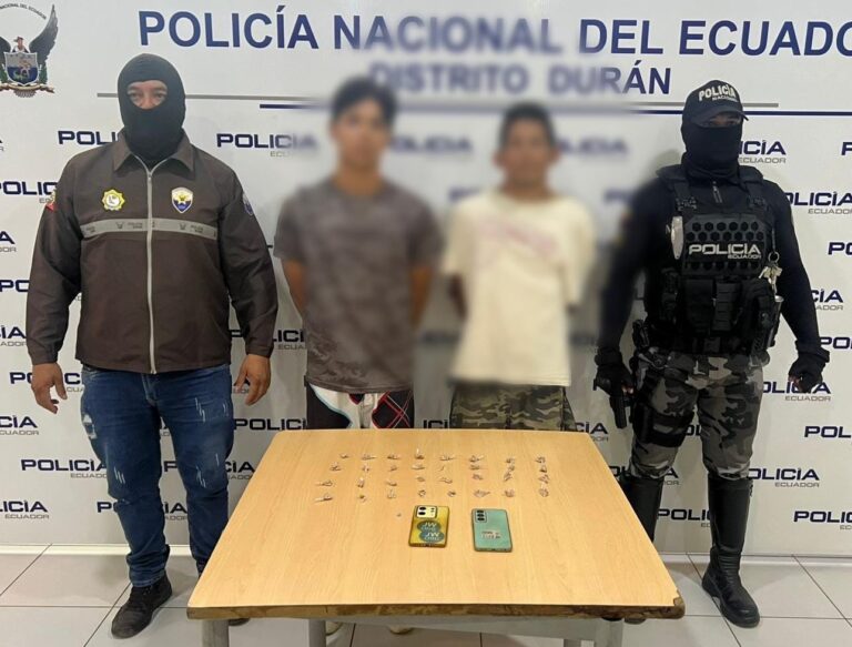 Policía Nacional aprehendió a dos integrantes del GDO “Chonekiller”, por tenencia ilícita de drogas en Guayaquil