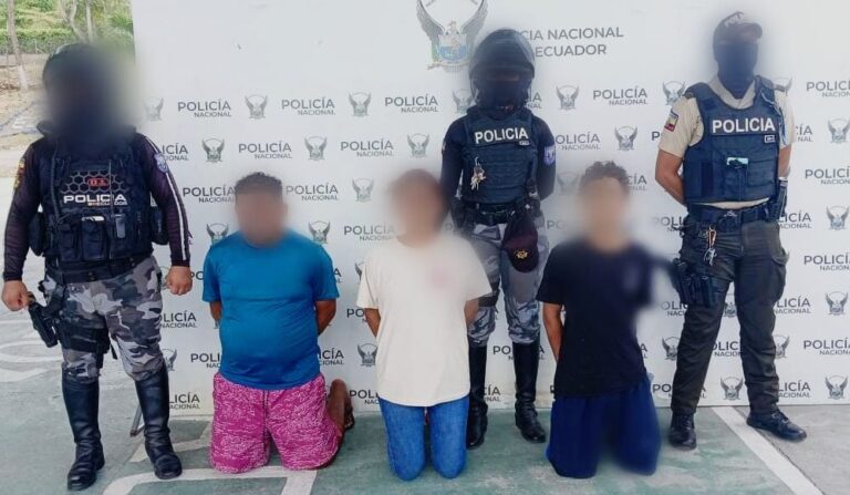 Policía Nacional aprehendió en flagrancia a tres sujetos con droga y un arma de fuego
