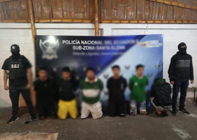 Policía Nacional capturó a seis integrantes del GAO “Los Choneros”, por robo a personas en Santa Elena