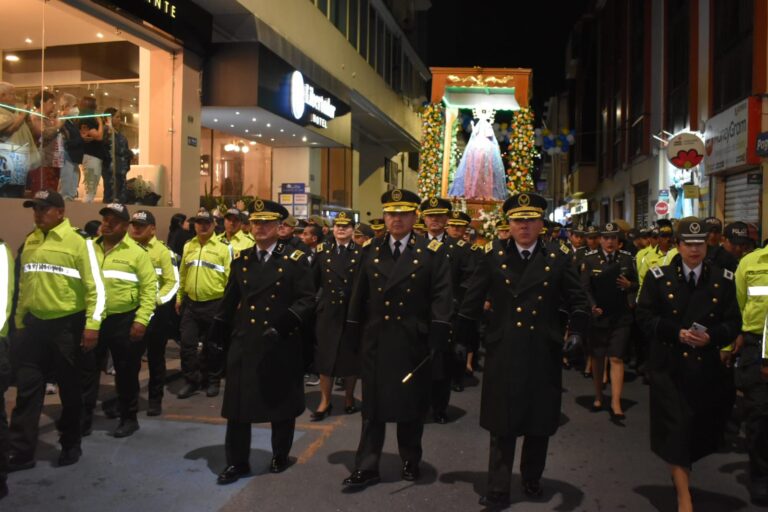 Con multitudinario arribo, la Virgen de El Cisne culmina su romería en Loja bajo resguardo de la Policía Nacional
