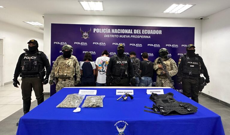 Policía Nacional aisló a cuatro adolescentes e incautó un arma de fuego en Guayaquil