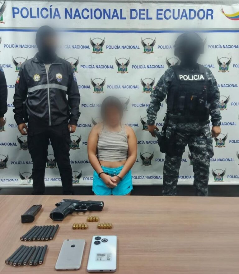 Integrante del GAO «Los Lobos» capturada por tenencia y porte ilegal de armas en Los Ríos