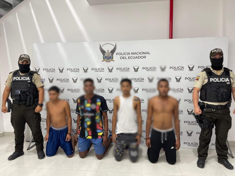 Cuatro presuntos extorsionadores de los «Tiguerones» fueron aprehendidos con armas de fuego en Esmeraldas