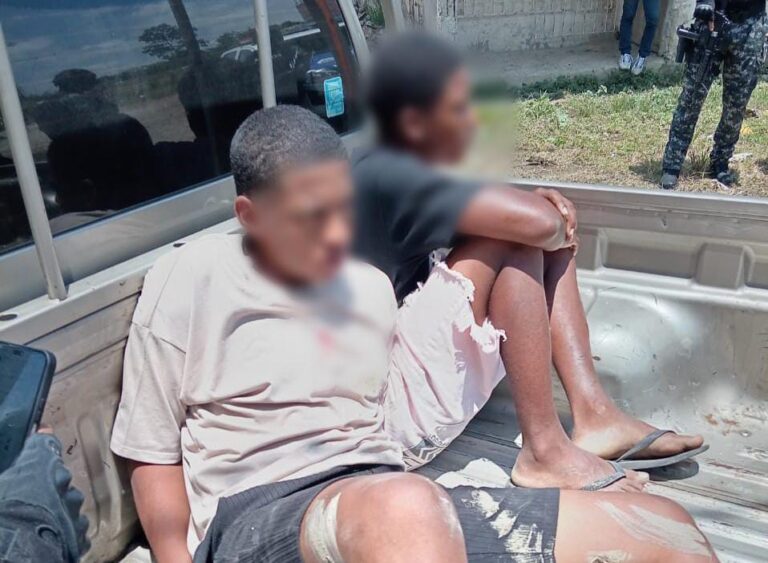 Dos presuntos asaltantes fueron aprehendidos con arma de fuego y droga en operativo Policial
