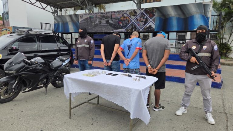 Investigación policial permite aprehender a responsables de asalto a gasolinera de Guayaquil