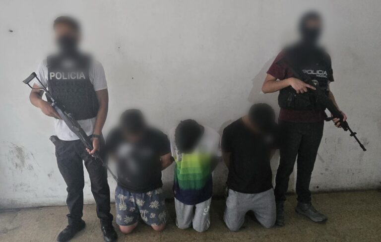 Dos sujetos capturados y un menor aislado por presunto delito de asesinato en Guayas