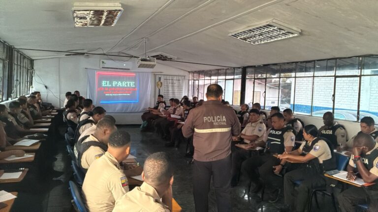 En Esmeraldas se ejecuta proyecto interno policial “Policía Activo y Preparado”