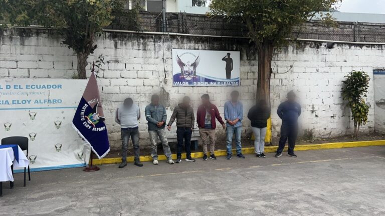 Policía Nacional allanó un centro de acopio de mercadería robada en el sur de Quito