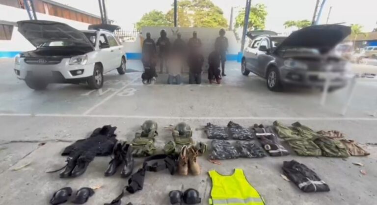 Policía captura a cuatro presuntos integrantes del GAO “Los Lobos” en Esmeraldas