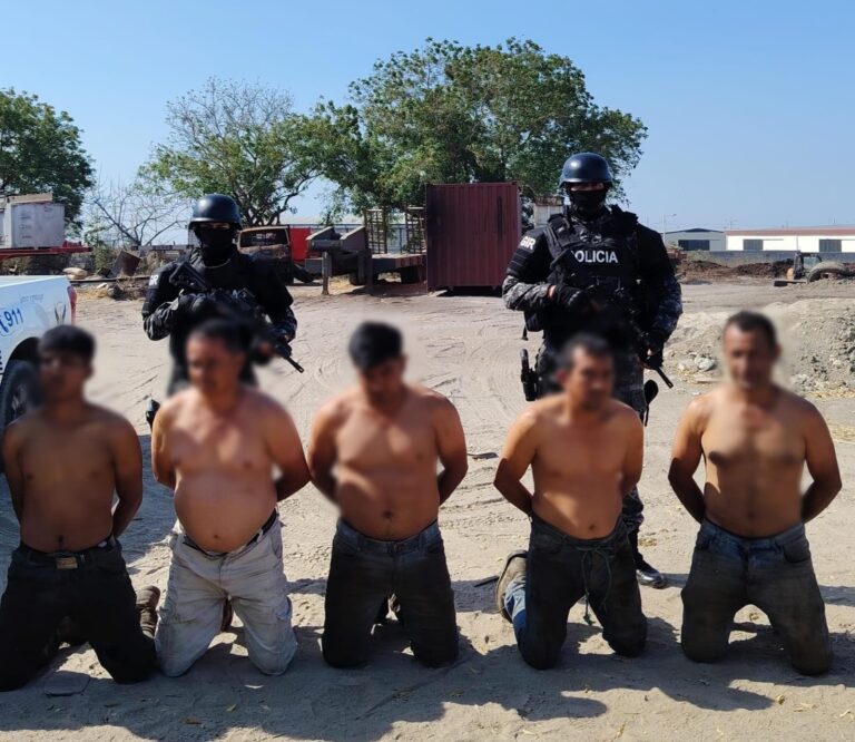 Policía Nacional incauta 18.000 galones de combustible en Manta