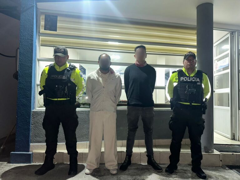 Policía Nacional aprehende a dos presuntos extorsionadores en el sector de Ponceano