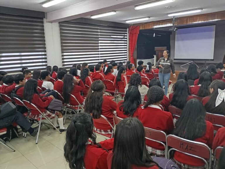 Policía Nacional impulsa acciones educativas para prevenir el tráfico de drogas en adolescentes