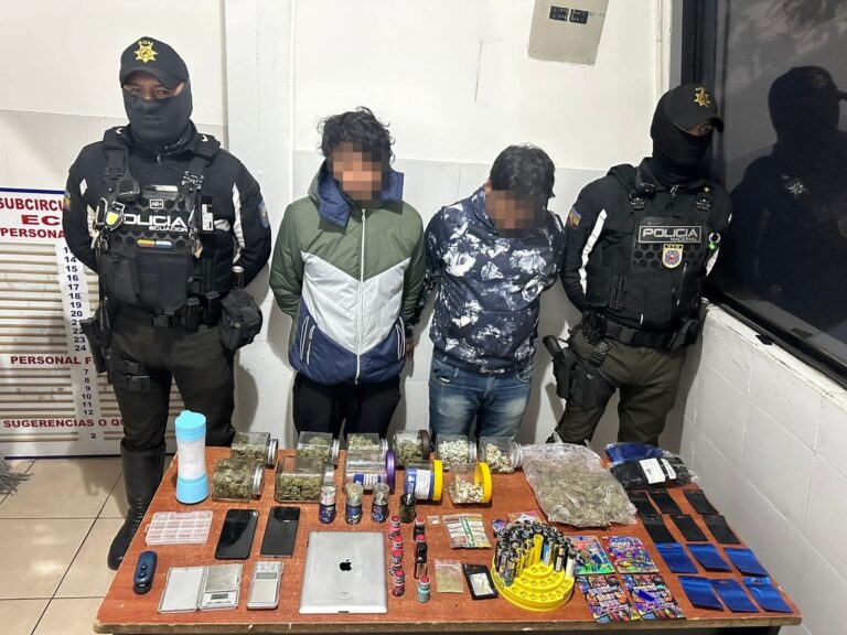 Dos aprehendidos y cientos de dosis de sustancias ilegales decomisadas, fueron el resultado de patrullajes preventivos, en Quito