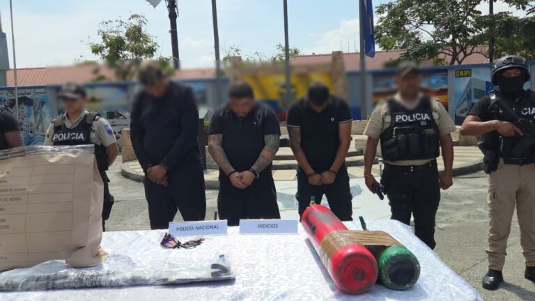 Policía aprehende a presuntos responsables de explosión en cajero automático