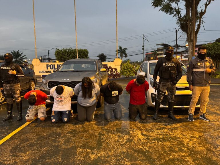 La Policía liberó a una víctima de secuestro y aprehendió a cinco implicados en Santo Domingo de Los Tsáchilas 