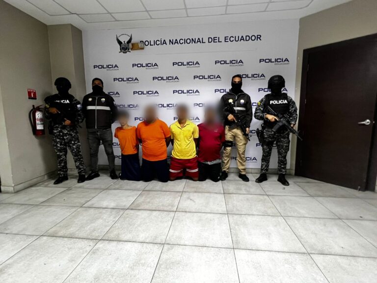 Aprehendimos en el Guayas a cuatro presuntos integrantes del GAO «Los Lobos» por el delito de extorsión