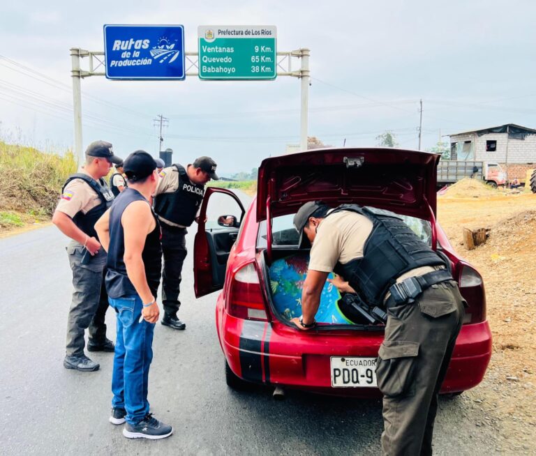 Policía Nacional del Ecuador mantiene el control en las vías de la costa