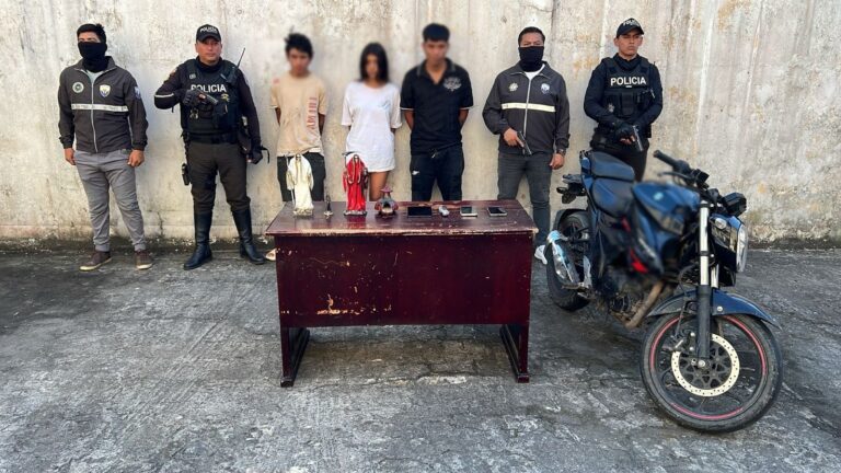 Tres presuntos integrantes del GAO “Los Choneros”, fueron aprehendidos por el delito de robo a una motocicleta en Orellana