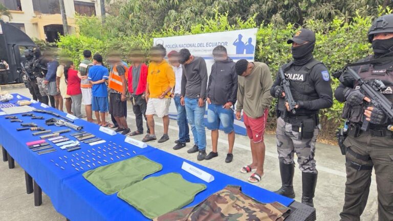 Operativo “Apolo 28” permitió la aprehensión de 11 personas y la incautación de armas, drogas y vehículos recuperados