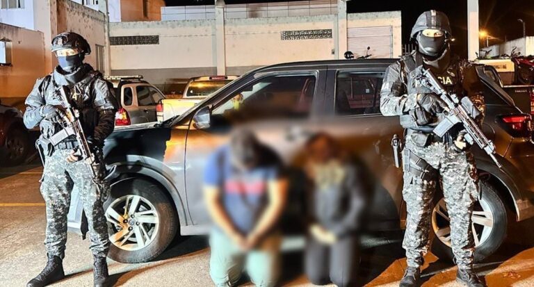 “Operativo policial ‘Frontera 15’ decomisa armas de fuego y aprehende a dos ciudadanos en la provincia del Carchi”