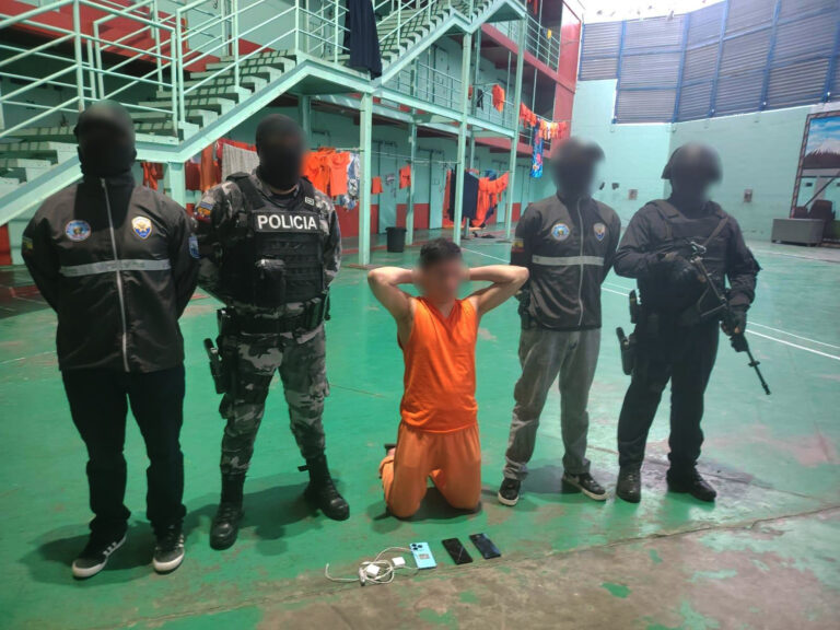 Policía Nacional aprehende a dos personas implicadas en delito de extorsión en Tungurahua