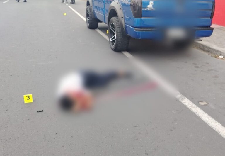 Delincuente abatido mientras intentaba robar en un local de comida en Santa Elena